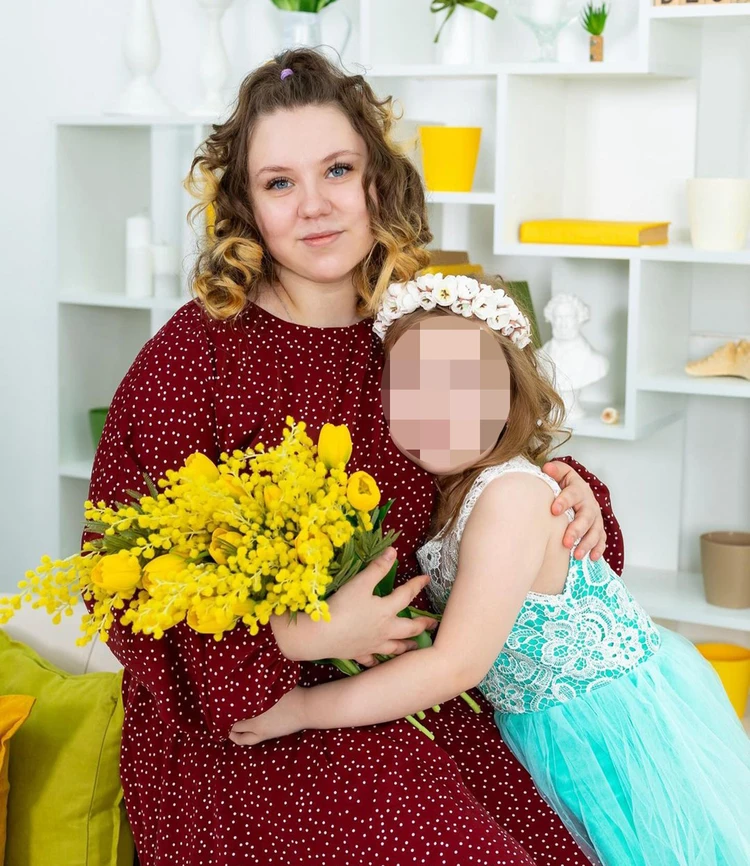 Полина с дочкой