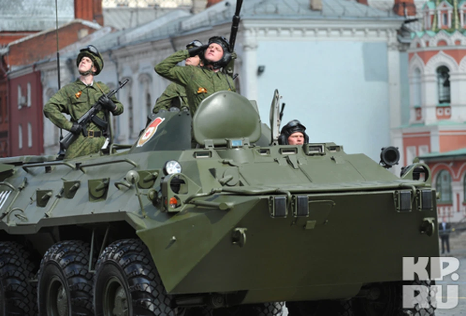 На Парадах Победы Российская армия смотрится внушительно