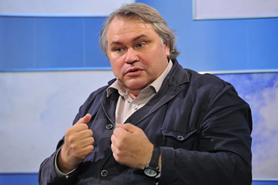 Аркадий Мамонтов в студии прямого эфира телеканала и радио КП
