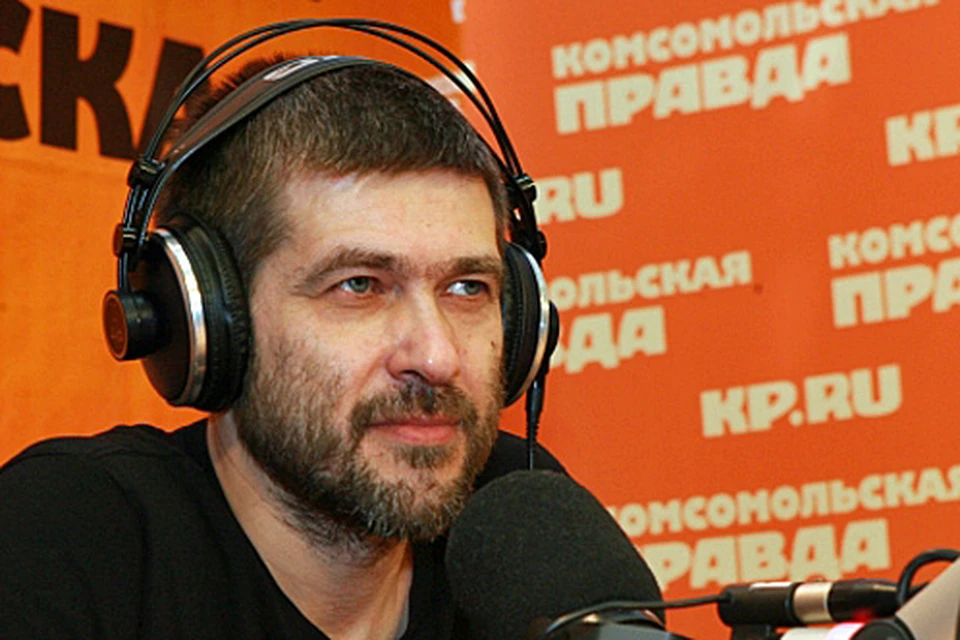 Александр Васильев говорит, что любит сюрреализм. И абсурд
