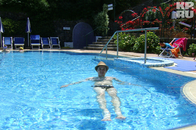 Купаться в термальных источниках можно только в головном уборе - в шапочке для ванны или, к примеру, в шляпе